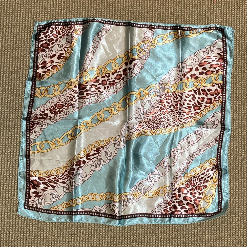 4 trendy silk/satin scarves (scarf)